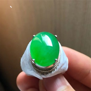 白玉菩提子_白玉菩提子盤出來的效果圖_白玉菩提子有什么寓意