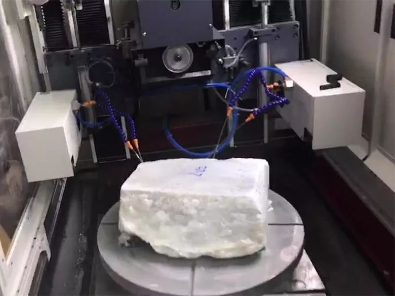 玉石機(jī)雕刻加工視頻_雕刻玉石軸機(jī)器圖片_玉石三軸雕刻機(jī)
