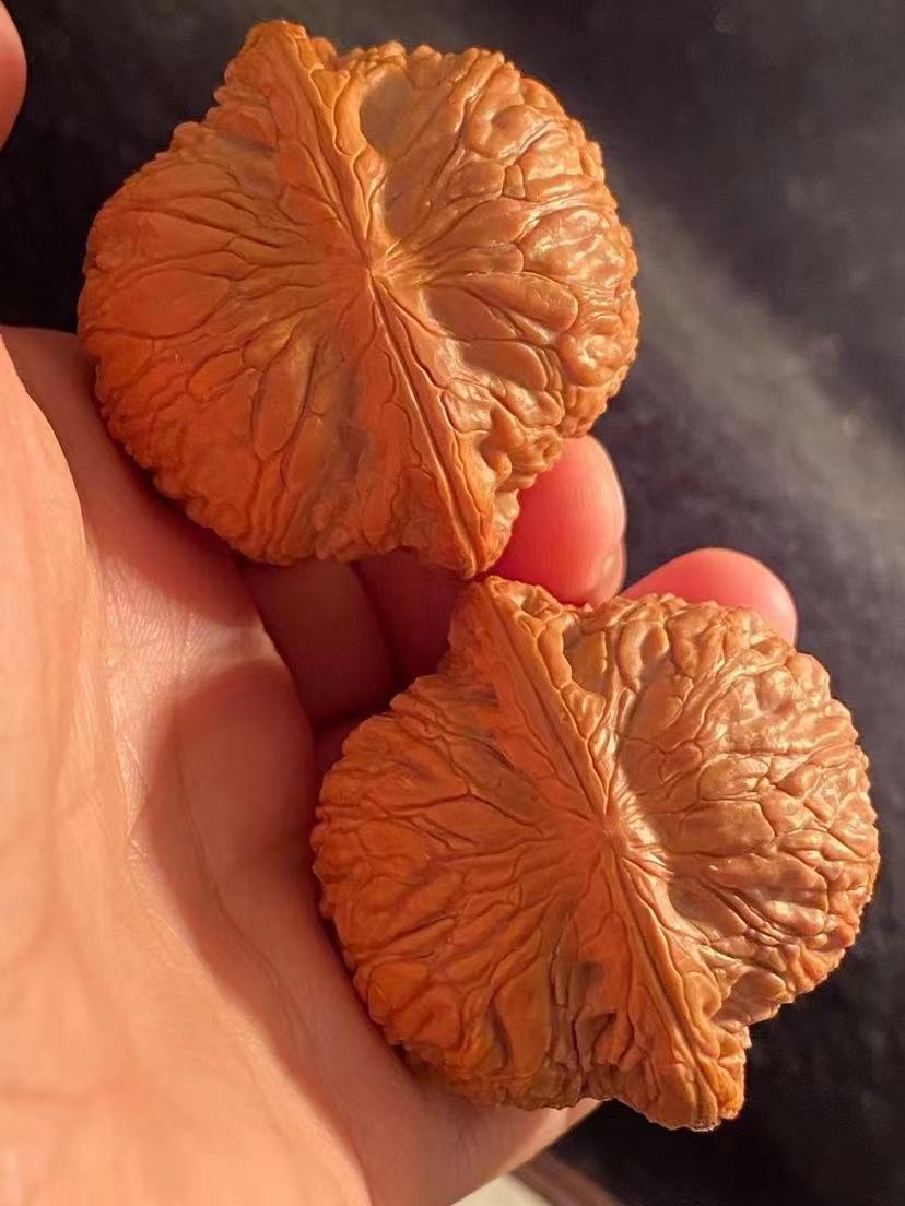泥鰍背手鐲是什么樣的_泥鰍背和田玉手鐲是什么意思_泥鰍背文玩核桃