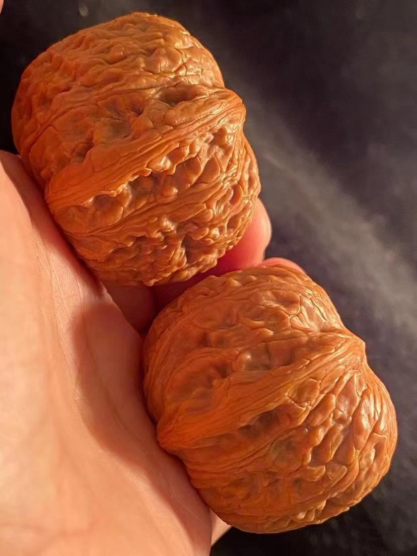 泥鰍背和田玉手鐲是什么意思_泥鰍背文玩核桃_泥鰍背手鐲是什么樣的