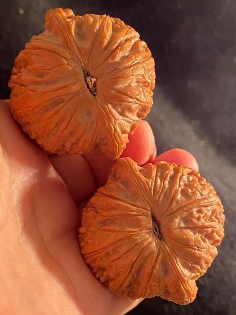 泥鰍背文玩核桃_泥鰍背和田玉手鐲是什么意思_泥鰍背手鐲是什么樣的