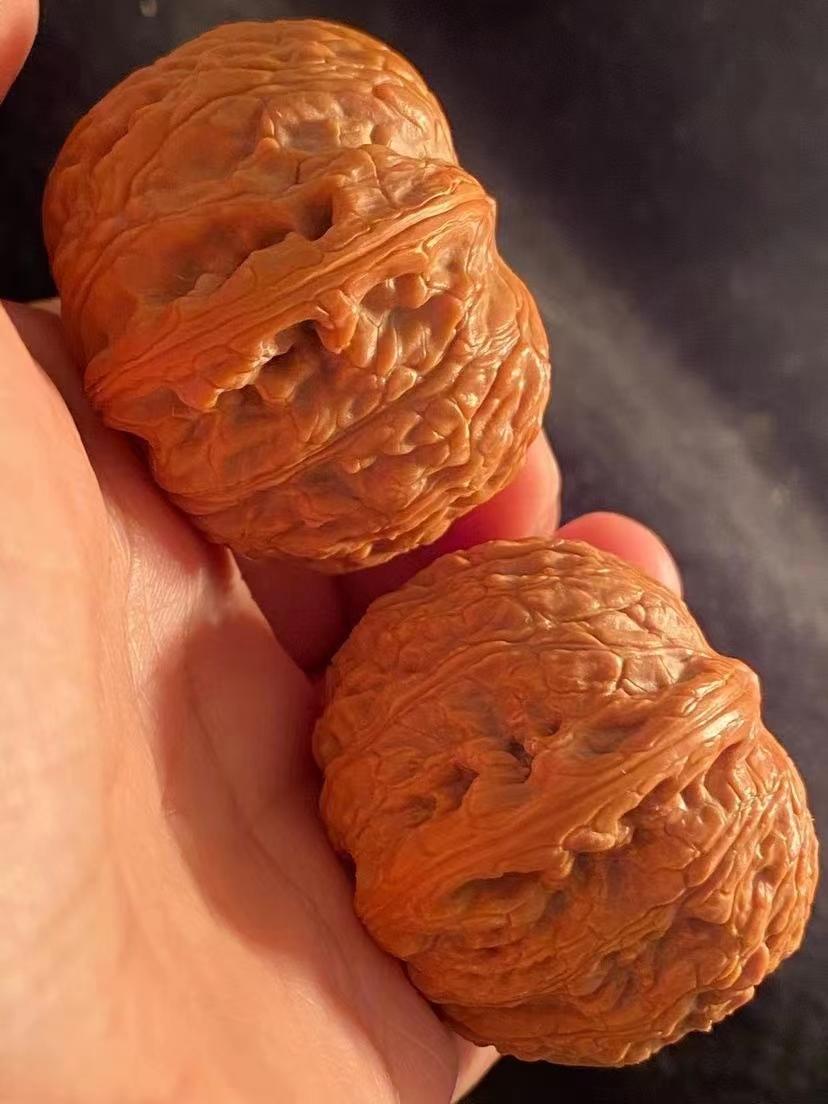 泥鰍背和田玉手鐲是什么意思_泥鰍背手鐲是什么樣的_泥鰍背文玩核桃