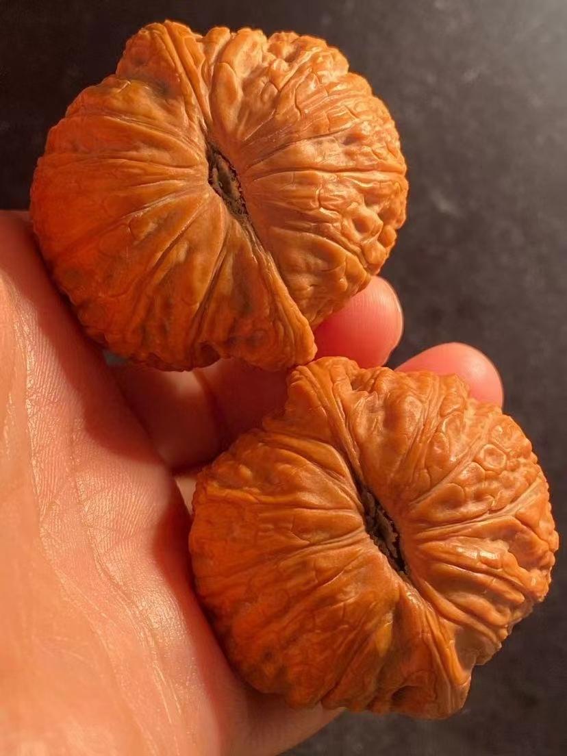 泥鰍背手鐲是什么樣的_泥鰍背文玩核桃_泥鰍背和田玉手鐲是什么意思