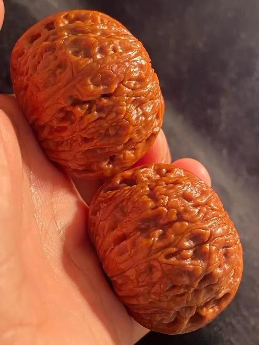 泥鰍背和田玉手鐲是什么意思_泥鰍背文玩核桃_泥鰍背手鐲是什么樣的