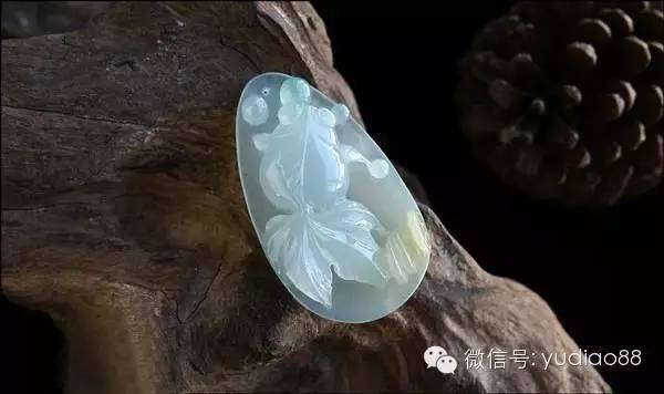 翡翠玉雕金蟾寓意什么_翡翠玉雕金蟾圖片大全_翡翠玉雕金蟾