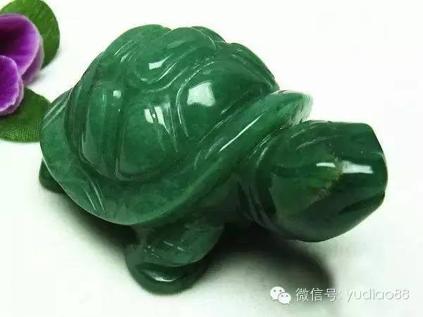 翡翠玉雕金蟾寓意什么_翡翠玉雕金蟾_翡翠玉雕金蟾圖片大全