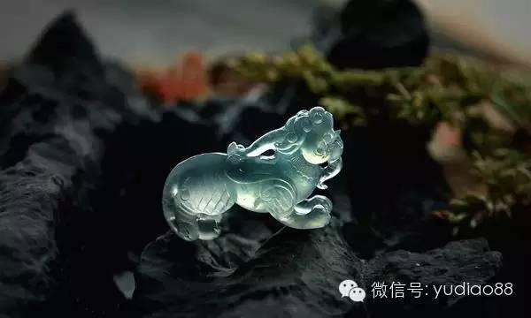 翡翠玉雕金蟾寓意什么_翡翠玉雕金蟾_翡翠玉雕金蟾圖片大全