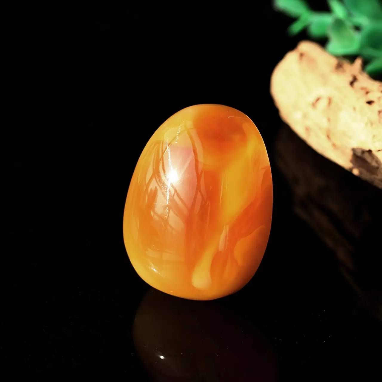 花蠟和蜜蠟有什么區(qū)別_蜜蠟有蠟花好還是無蠟花好_蜜蠟和花蠟