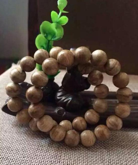 沉香的作用與功效手串_沉香手串功效作用禁忌_沉香手串功效作用與主治圖片