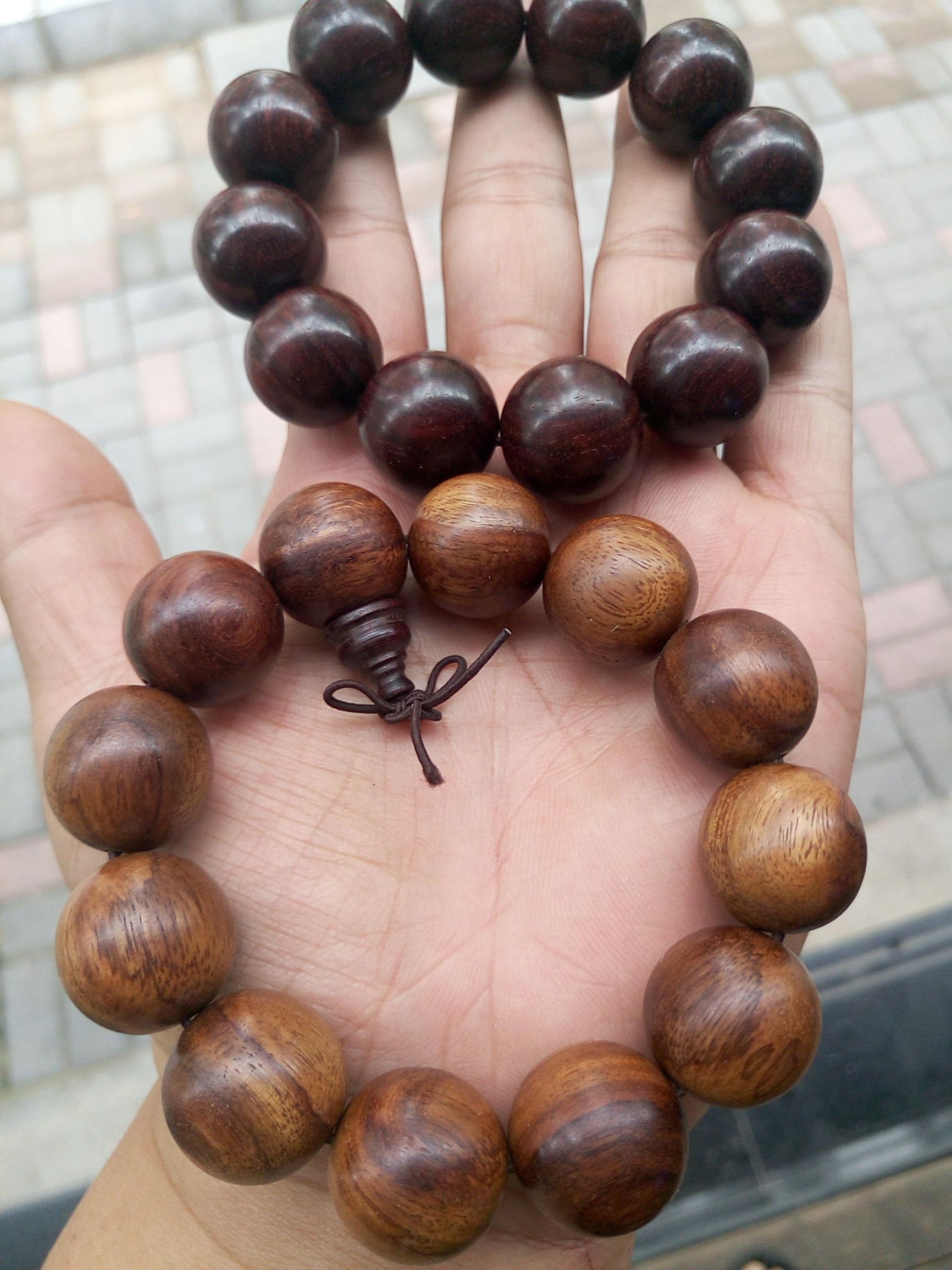 小葉紫檀顏色是均勻的嗎_小葉紫檀顏色是紫黑色_小葉紫檀是什么顏色