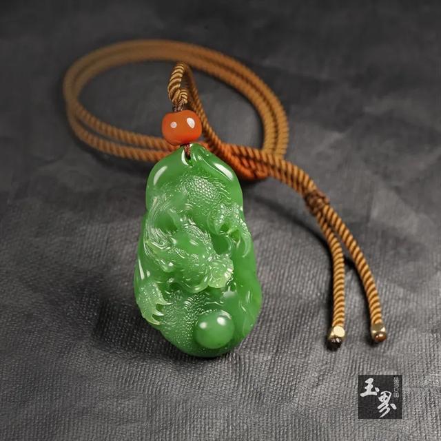 掛件作品玉雕圖片_玉掛件雕刻圖案大全_玉雕作品掛件