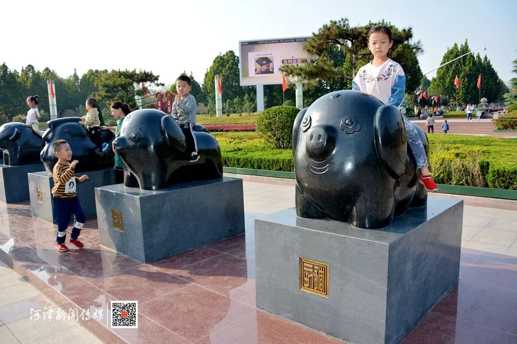 雕塑不銹鋼價錢_雕塑不銹鋼大型好賣嗎_大型不銹鋼雕塑哪家好