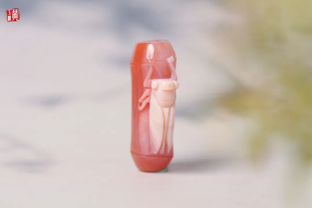 玉上雕刻蜻蜓和蓮花_玉上雕刻蓮花蜻蜓什么意思_蓮花雕刻蜻蜓玉上色好嗎