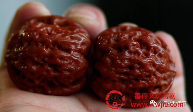 盤核桃需要上油嗎_核桃油盤需要上油嗎_核桃油盤需要上漆嗎