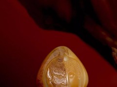 半善半惡，半佛半魔，和田玉雕成的一念之間