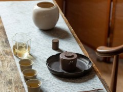 沉香泥歡喜壺 | 獨特沉穩(wěn)，潤養(yǎng)出彩，簡約而富有古韻！