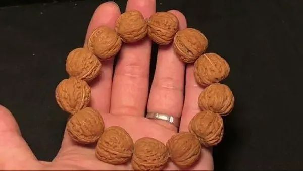 玩文玩的都是什么人_核桃文玩怎么盤玩_玩文玩的人多嗎